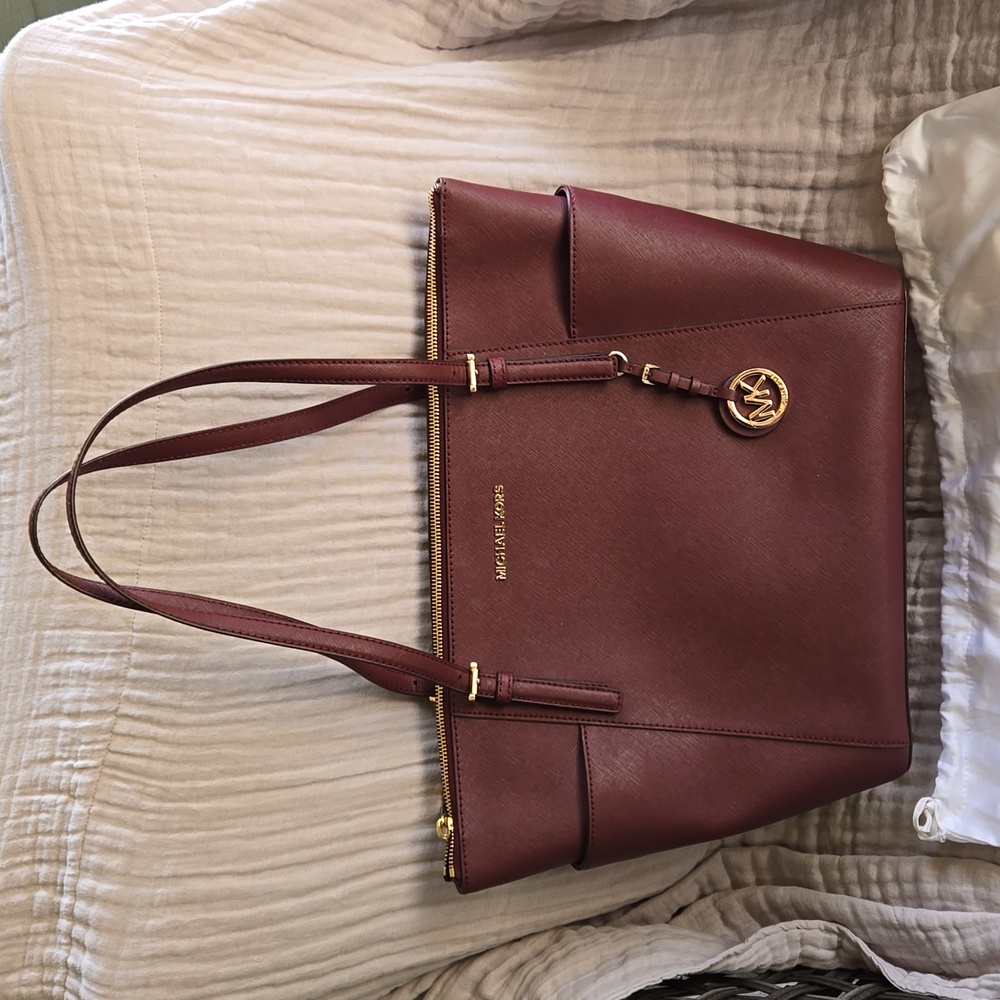 Michael Kors Large Jet set travel Tote *Firm*